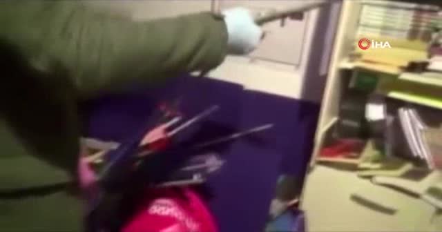 Boğaziçi Üniversitesi LGBT Kulüp Odasına yapılan aramalar polis kamerasında