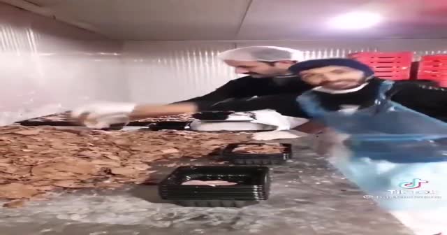 Dönerci rezaleti! Tepki çeken video