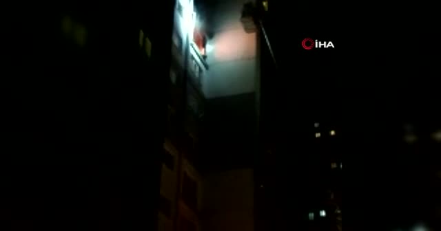 Esenyurt'ta bir sitede korkutan patlama