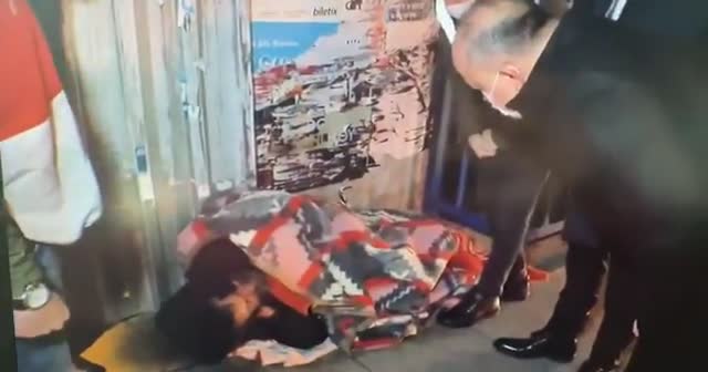 Maltepe'de sokakta kalan vatandaş günlerdir süren ikna çabaları sonucu otele yerleştirildi