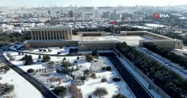 Milli Savunma Bakanlığından kar altındaki Anıtkabir paylaşımı