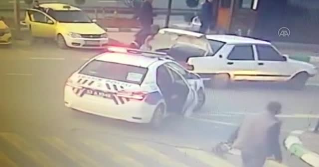 Rize'de 3 zanlı darbettikleri kişiyi araç bagajından indirirken polise yakalandı
