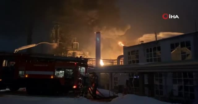 Rusya’da petrol rafinerisinde patlama: 2 ölü