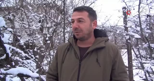 Donmak üzere olan yavru köpeğe polis şefkati