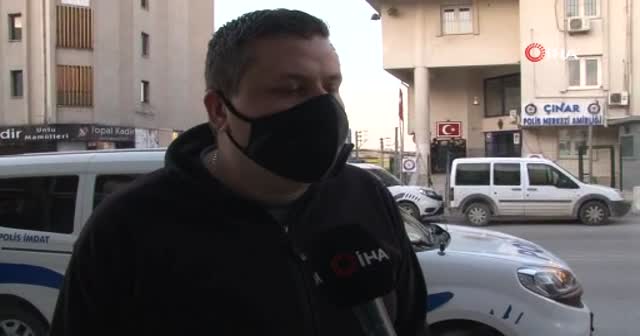 İnsanlığın öldüğü an! Düşen altınları sahibine vermek yerine alıp cebine attı