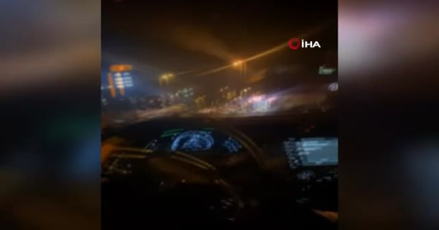 İstanbul trafiğinde havaya ateş açan maganda ve 'makas' terörü kamerada