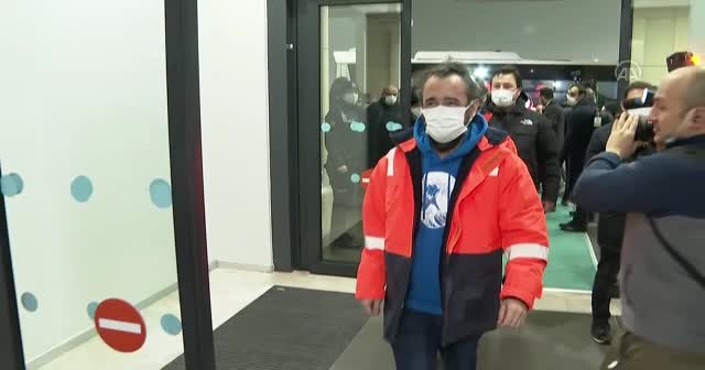 Kurtarılan 15 gemici İstanbul'a geldi