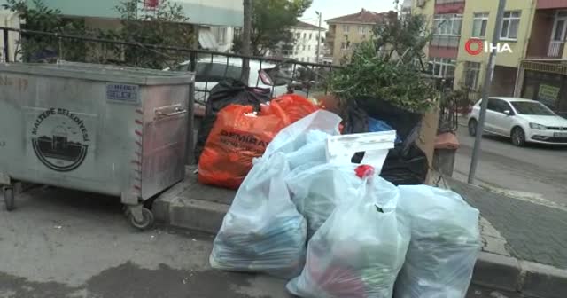 Maltepeli kadınlar, belediyeye destek için çöp topladı
