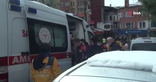 Ortaköy’de aralarında husumet olan 2 kardeş sokak ortasında birbirini bıçakladı
