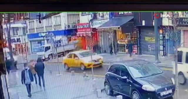 Otelden atlayan şahsın üzerine düştüğü genç o anları anlattı