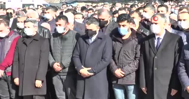 Şehide Kürtçe feryatlarla veda