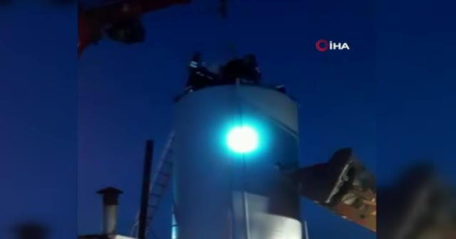 Su deposunda 15 saat süren esaret! İtfaiye ekipleri böyle kurtardı