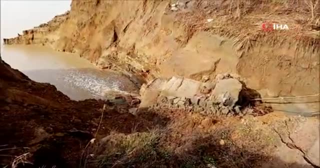 Tekirdağ'da korkutan görüntü: Köprü yıkıldı, iki ilçe arasında ulaşım sağlanamıyor