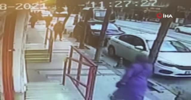 Alışveriş yapıyor gibi hırsızlık yaptı, sepeti doldurup kaçtı