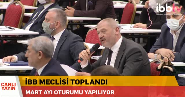 CHP’li İBB, on binlerce yardım kolisini çürümeye terk etti