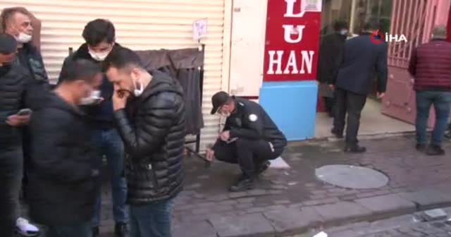 Eminönü’nde esnafın müşteri kavgası kanlı bitti