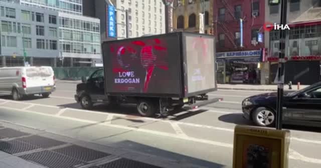 Erdoğan sevgisi Times Meydanı'nda: Love Erdogan