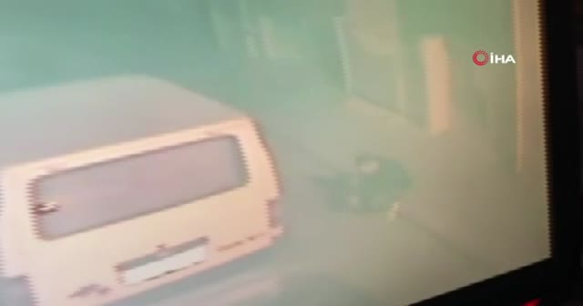 Gençlerin bıçaklı, sopalı kavgasında kan aktı