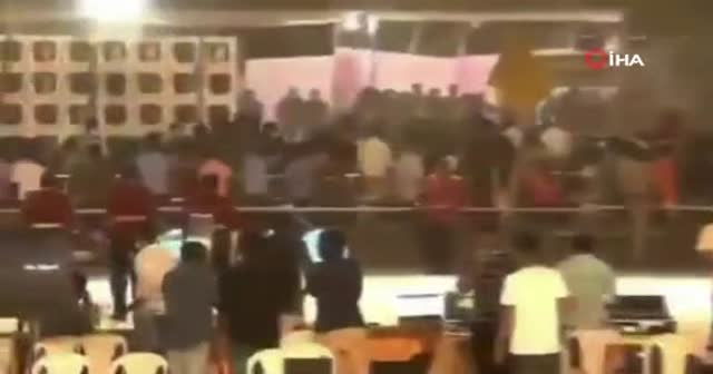 Hindistan'da tribün çöktü: 100'den fazla yaralı