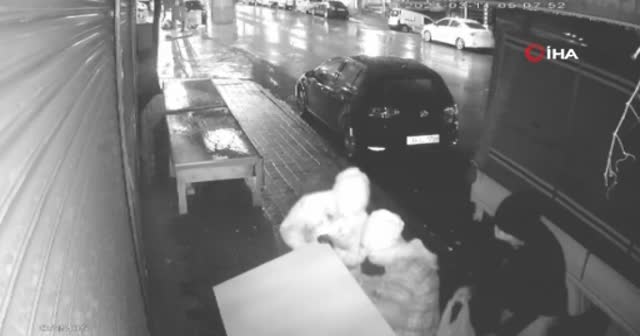 İstanbul’da dondurmaları çalınan esnaf: Sezon çok hızlı başladı