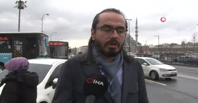 İstanbul’da otobüs şoförü yolcunun üzerine yürüdü, o anlar kamerada