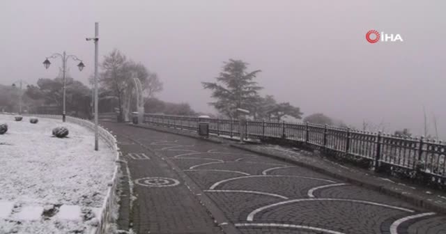 İstanbullular güne kar manzarasıyla uyandı