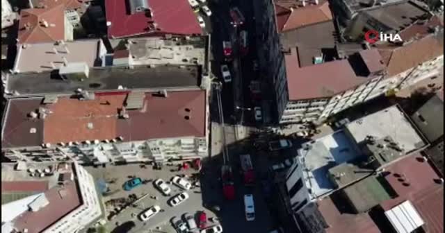 Kartal'da 6 katlı binada korkutan yangın