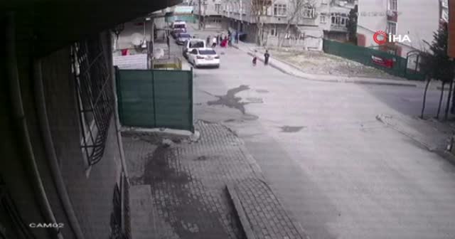 Küçükçekmece'de küçük çocuklara kemerli saldırı