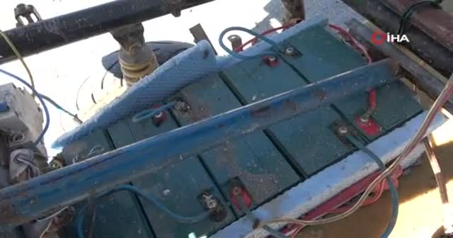 Aküsü bitip defalarca yolda kalıyordu, çözümü güneş enerjisi ile buldu