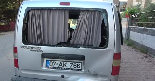 ATV sürücüsü park halindeki araca çarpıp camından içeri girdi