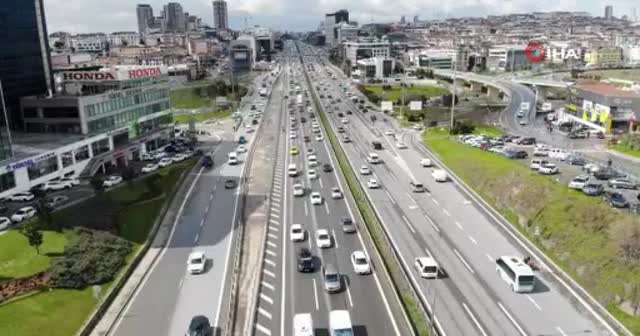 İstanbul’da kısıtlama öncesi trafik yoğunluğu