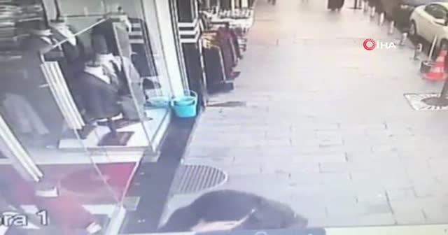 İstanbul'da yarım milyonluk vurgun yapan 'mendilci' çetesi çökertildi