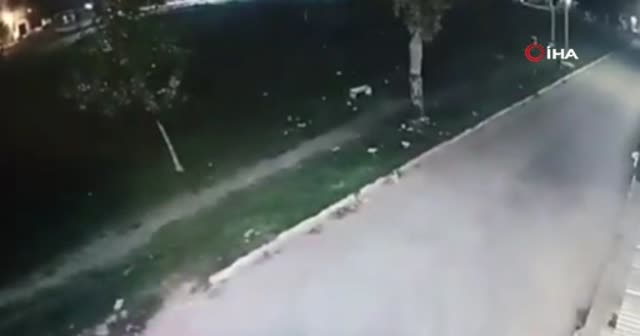Kız arkadaşının fotoğrafını beğenen adama kurşun yağdırdı