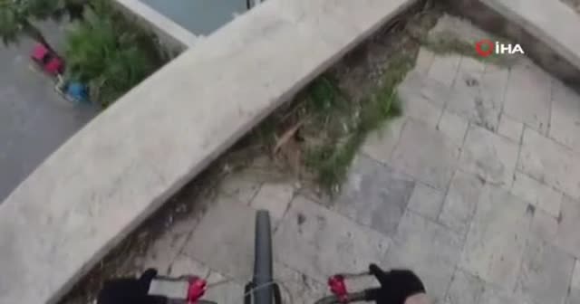 Sosyal medyada daha çok beğeni için ölümle burun buruna geldiler
