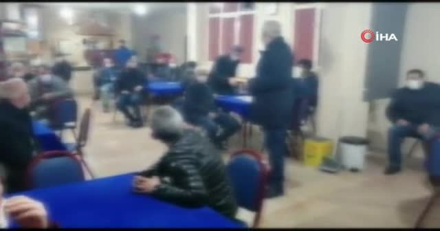 Üsküdar’da kısıtlama gününde kahvehanede toplanan 24 kişiye polis baskını