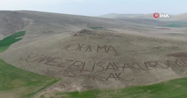 Vatan sevgisini dağlara yazdı