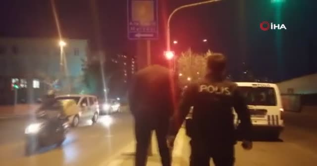 Yakını gazeteciye, kendisi kız arkadaşına saldırdı