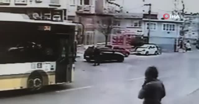 Yol verme kavgasında bıçaklar ve sopalar konuştu