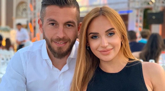 Futbolcu Âdem Büyük'ün eşi çakarlı araçla gezdi, vatandaşlar isyan etti