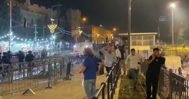 İşgalci İsrail polisi Şam Kapısı'nda Filistinlilere müdahale etti