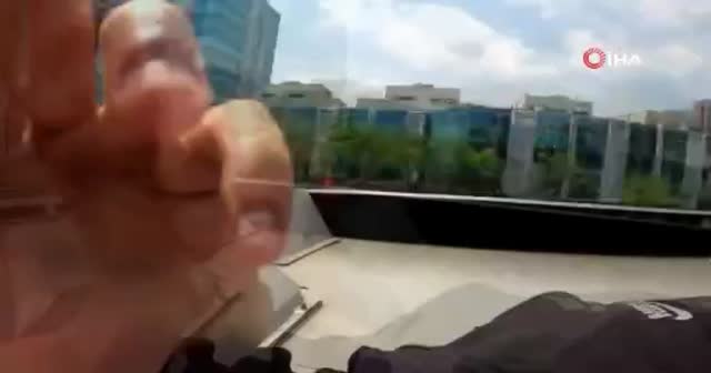 Metrobüsün üzerinde 'pes' dedirten yolculuk