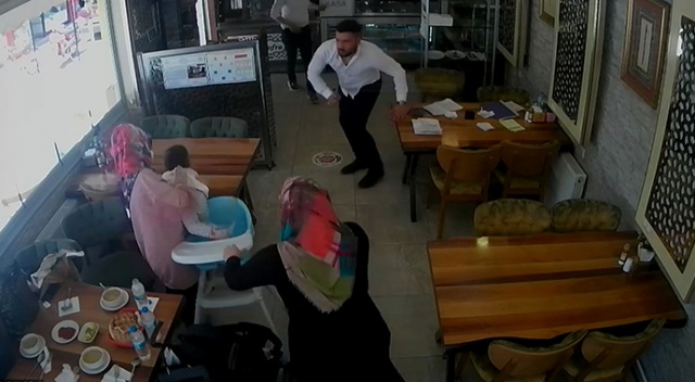 Boğazına ekmek takılan çocuğu böyle kurtardı