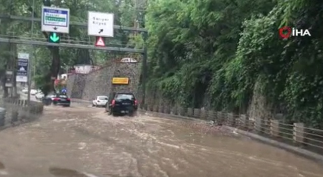 Gün geceye döndü, İstanbul'da sağanak etkili oldu