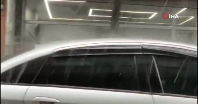 İstanbul'da dolu yağışı! Trafik durma noktasına geldi