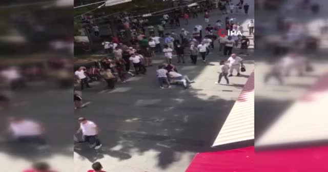 Kocasını darp eden şahsı tekme tokat dövdü