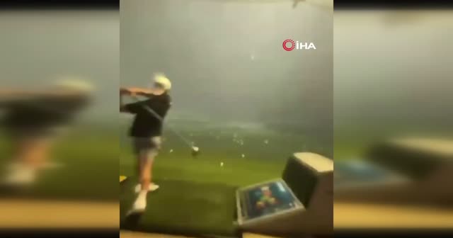 Milyonda bir olay: Havadaki golf topuna yıldırım çarptı