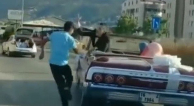 Bahşiş için gelin arabasının peşini bırakmadı! Damadı çıldırttı