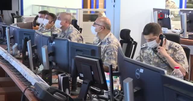 Bakan Akar, 28 terör hedefinin hava harekatı ile imha edildiği operasyonu sevk ve idare etti