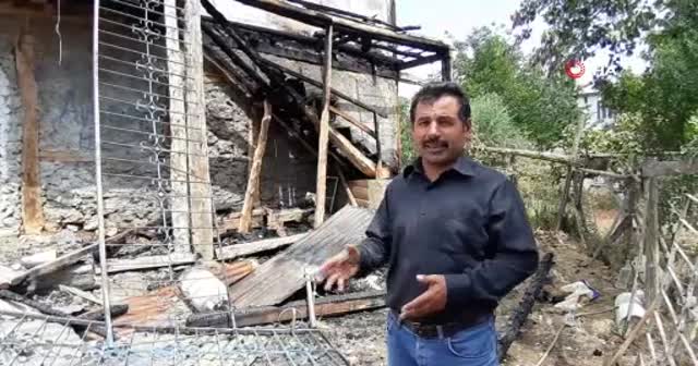 Evi yangında küle döndü! Evine bakıp ağlaması ise yürekleri yaktı