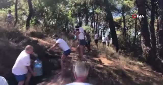 Heybeliada'da orman yangınına insan zinciri ile müdahale
